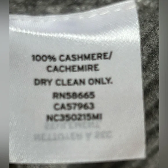 Cashmere sweater dress - Picture 7 of 15